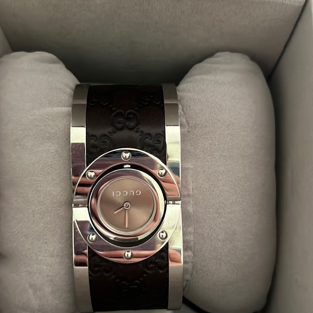 Gucci watch twill bangle brown with silver